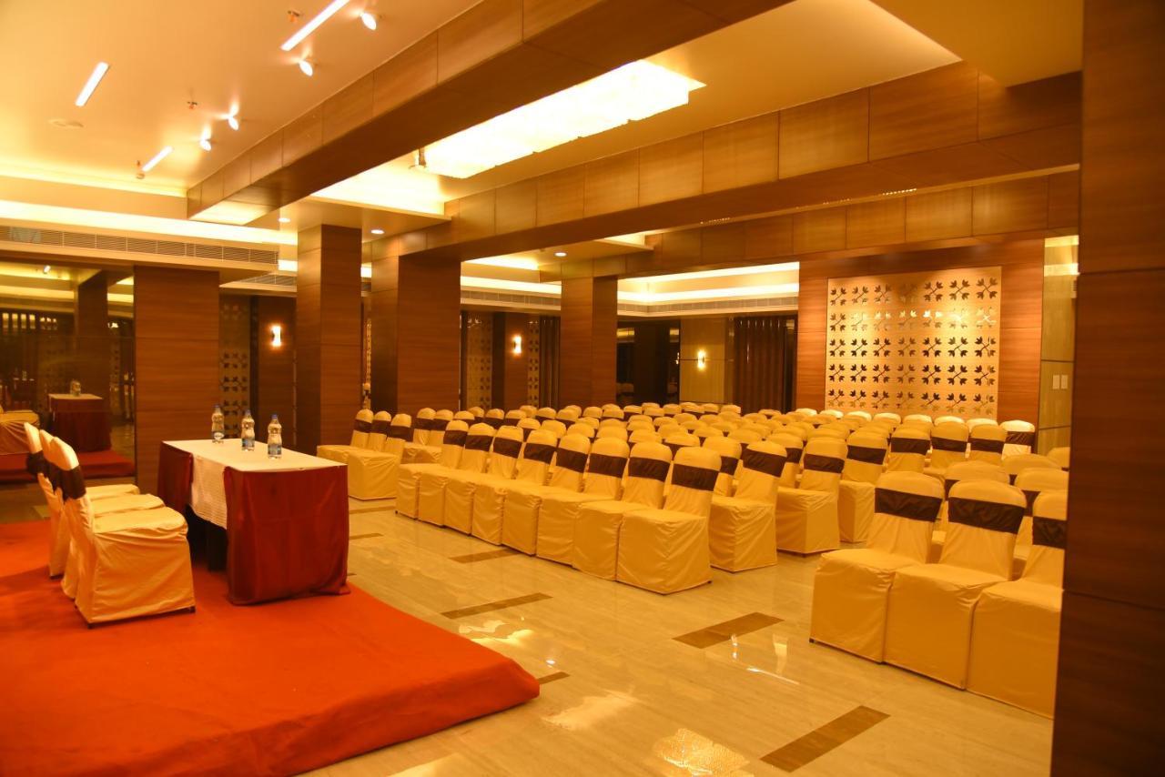 Zip By Spree Hotels Surabi International ヴェールール エクステリア 写真