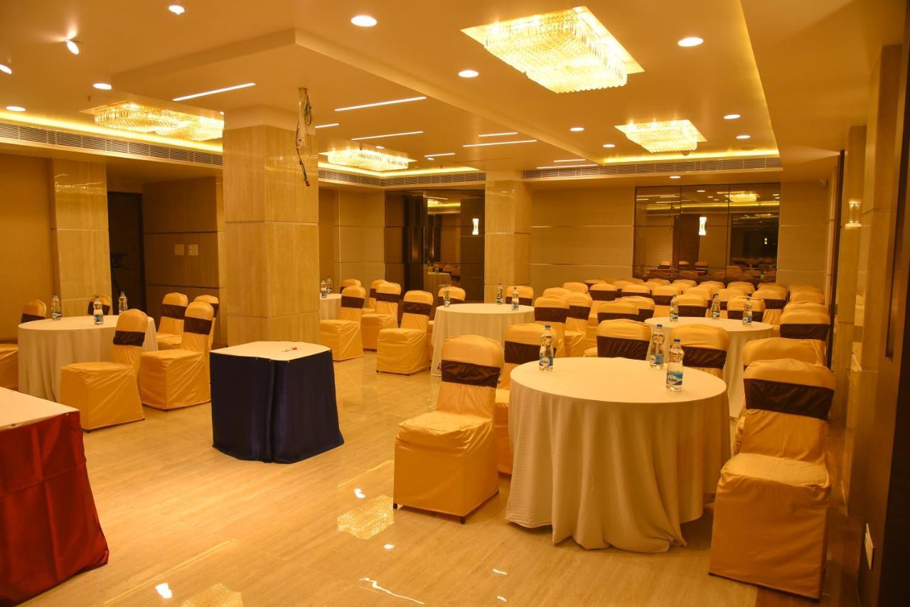 Zip By Spree Hotels Surabi International ヴェールール エクステリア 写真