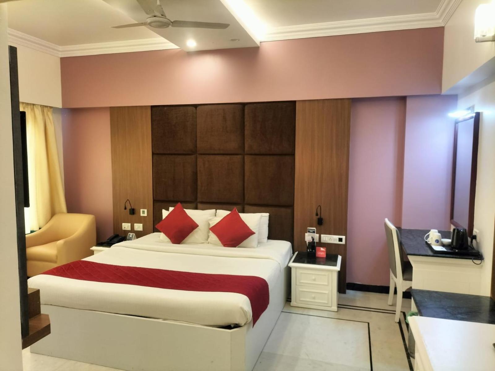 Zip By Spree Hotels Surabi International ヴェールール エクステリア 写真