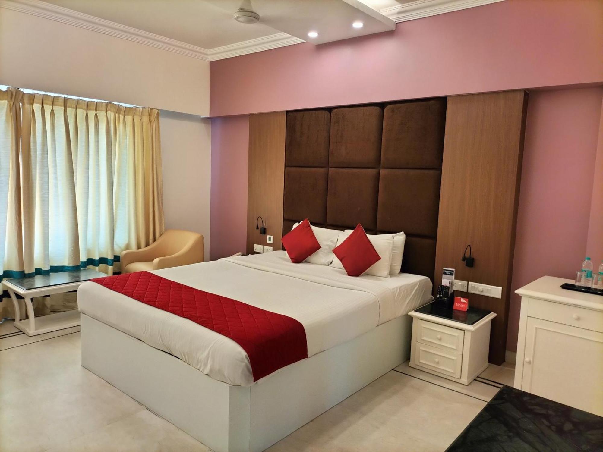 Zip By Spree Hotels Surabi International ヴェールール エクステリア 写真