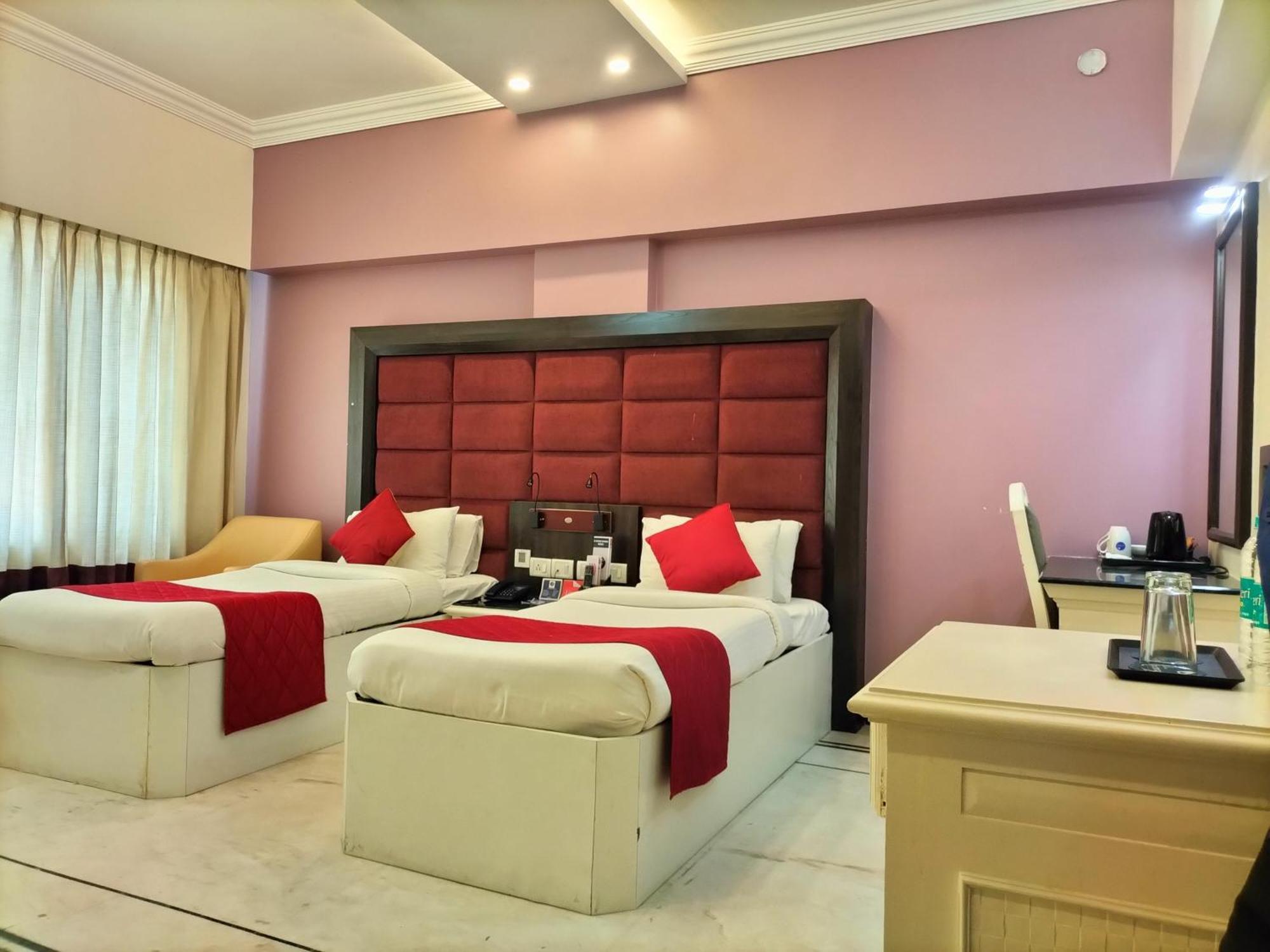 Zip By Spree Hotels Surabi International ヴェールール エクステリア 写真