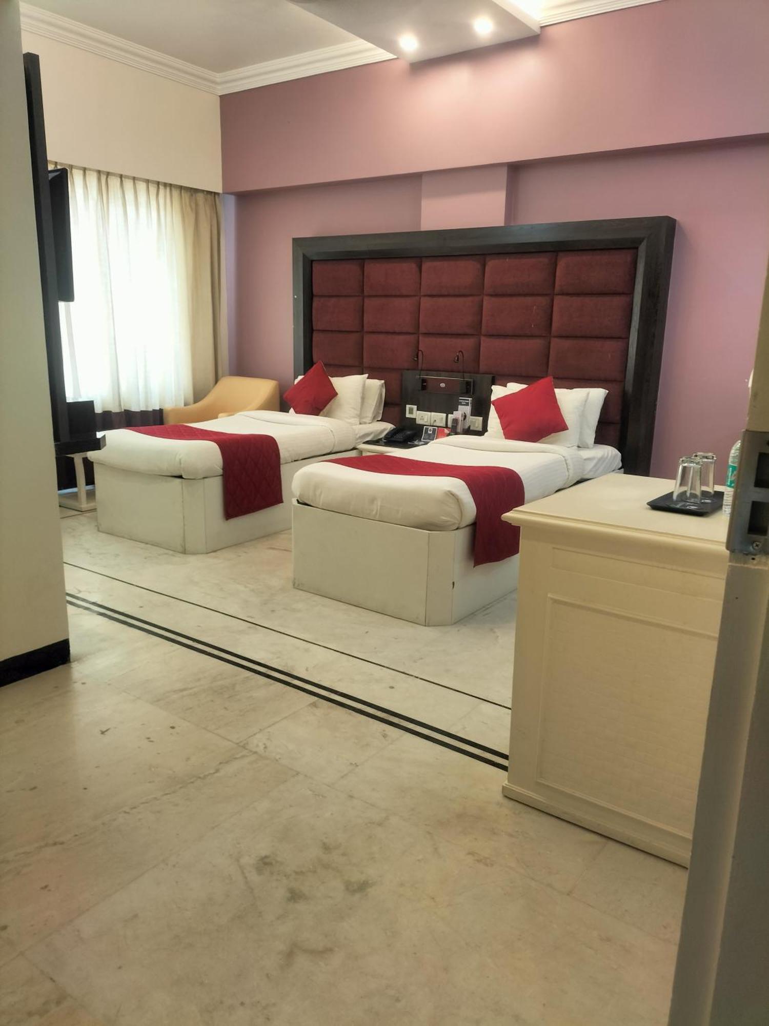 Zip By Spree Hotels Surabi International ヴェールール エクステリア 写真