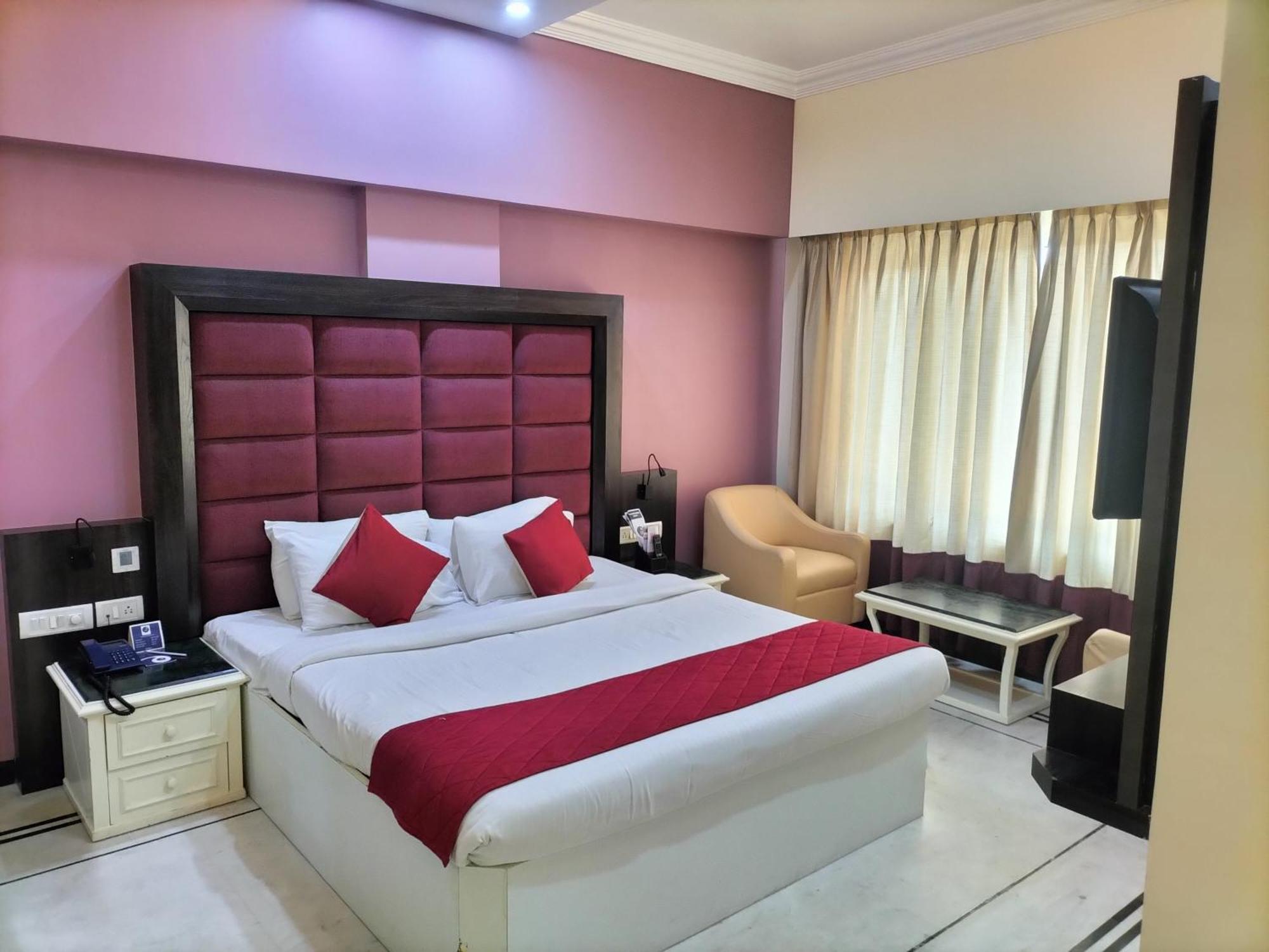 Zip By Spree Hotels Surabi International ヴェールール エクステリア 写真