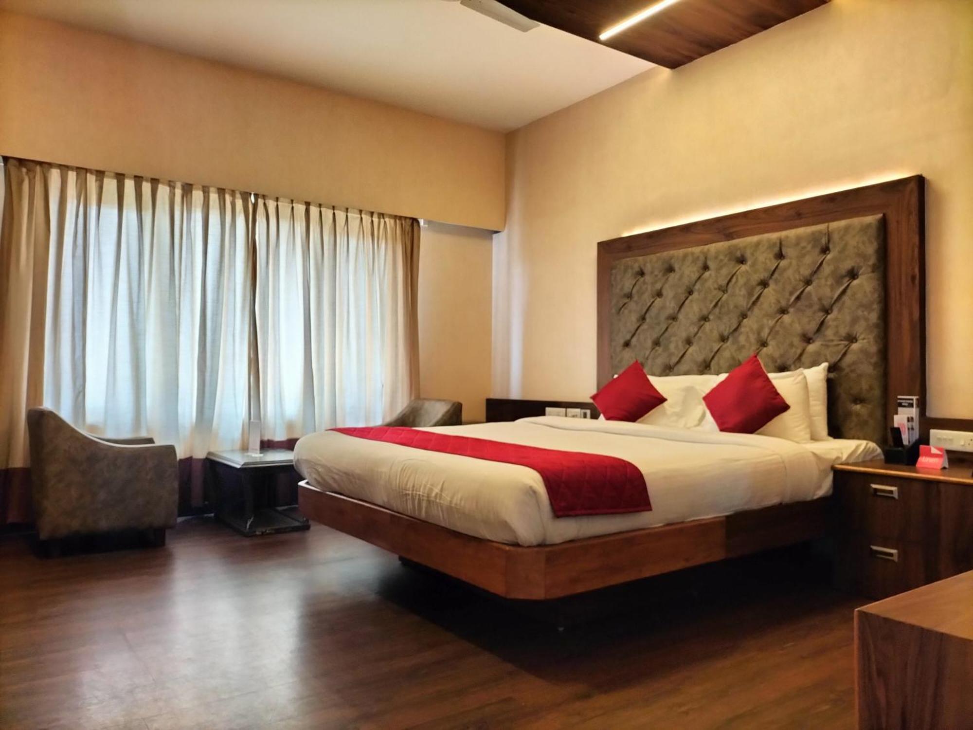 Zip By Spree Hotels Surabi International ヴェールール エクステリア 写真