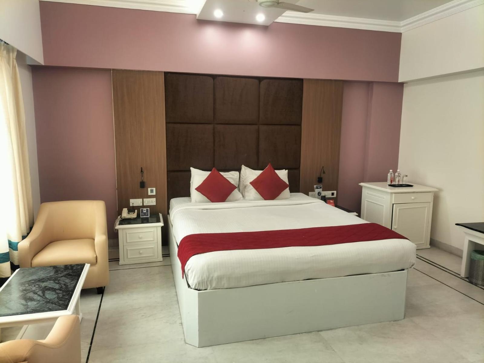 Zip By Spree Hotels Surabi International ヴェールール エクステリア 写真