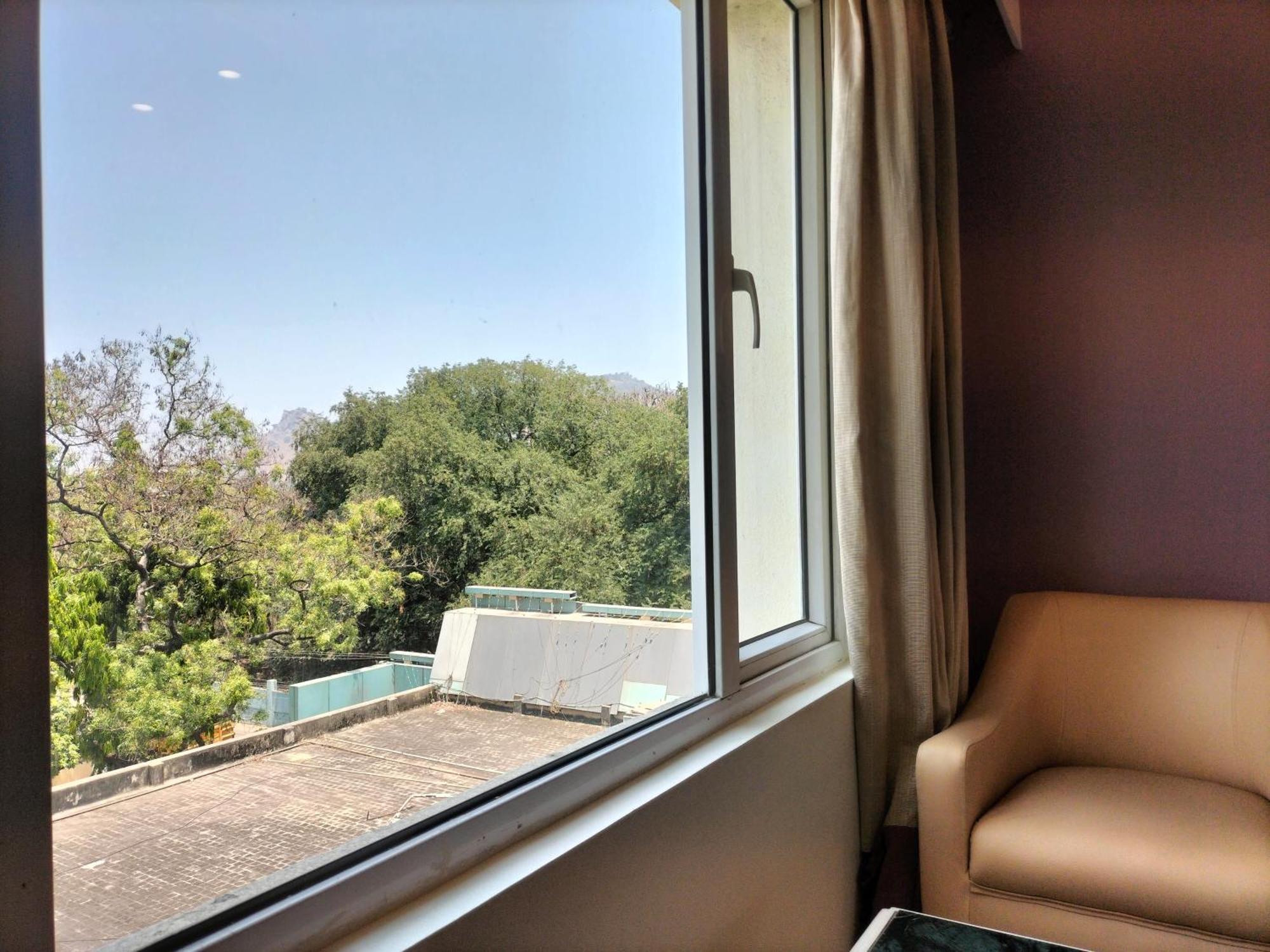 Zip By Spree Hotels Surabi International ヴェールール エクステリア 写真