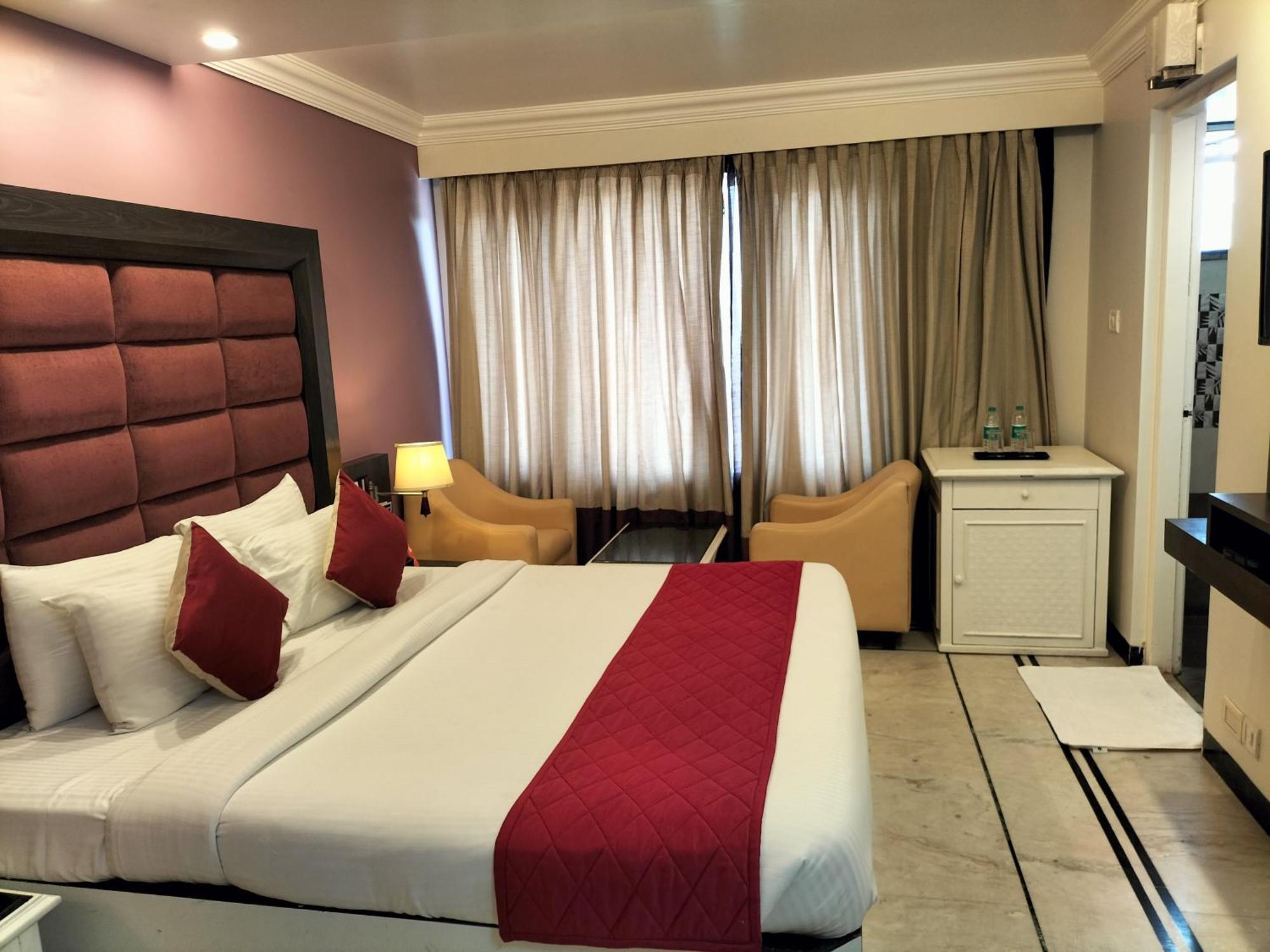 Zip By Spree Hotels Surabi International ヴェールール エクステリア 写真