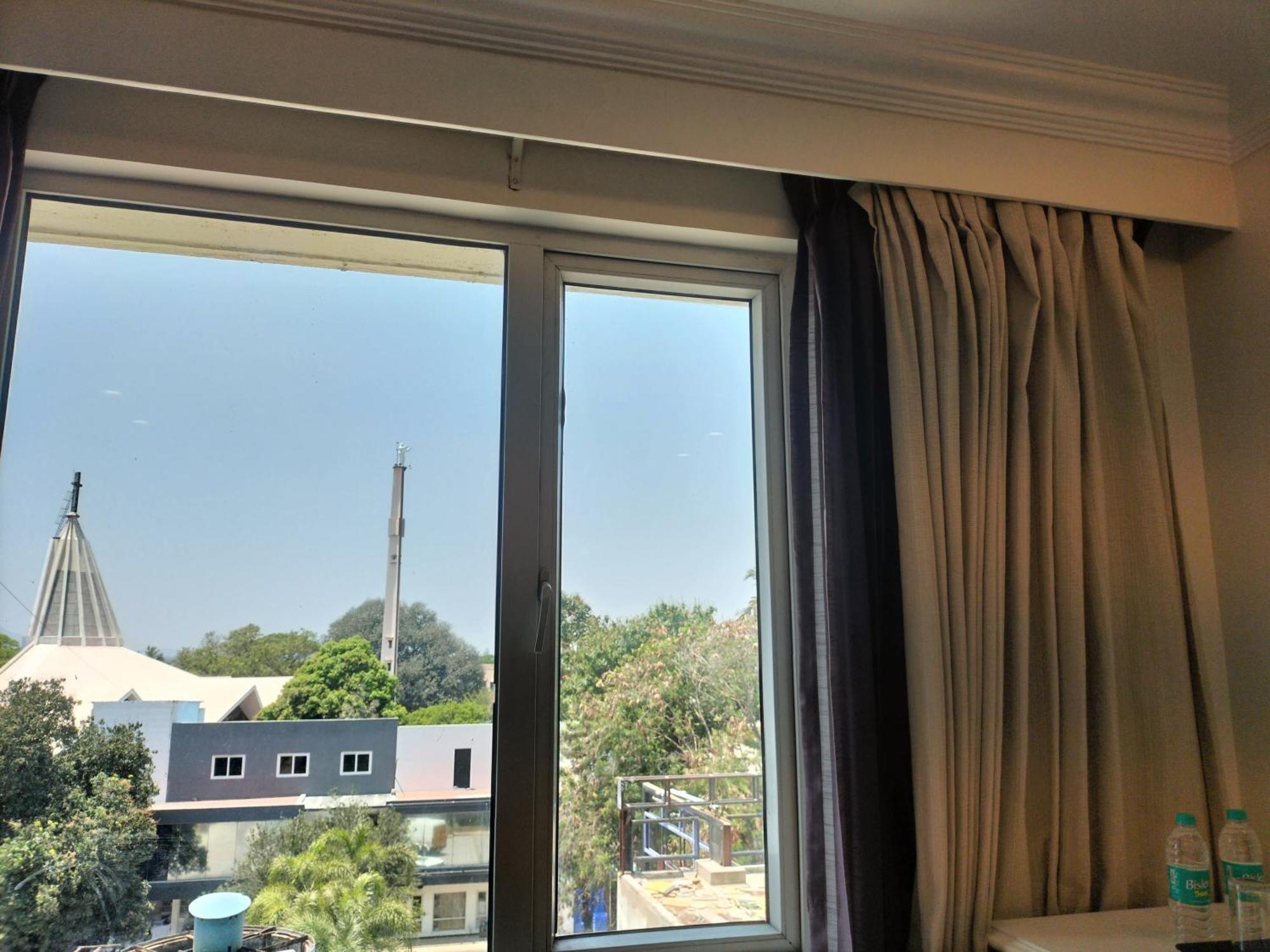 Zip By Spree Hotels Surabi International ヴェールール エクステリア 写真