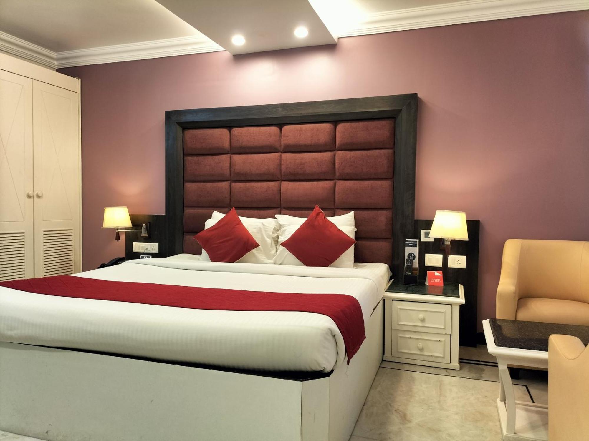 Zip By Spree Hotels Surabi International ヴェールール エクステリア 写真